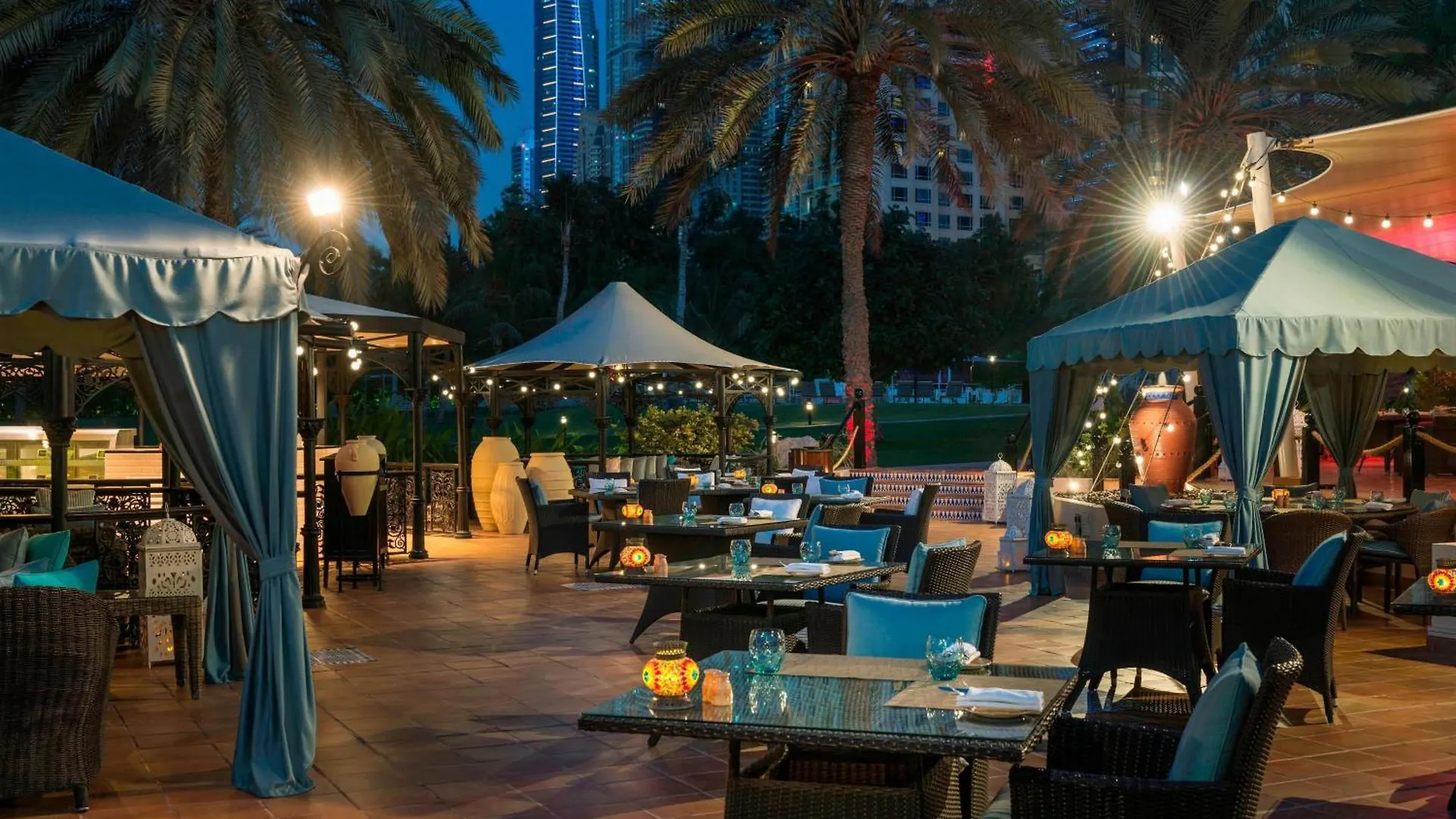 Le Royal Meridien Beach Resort & Spa Dubai 5*,