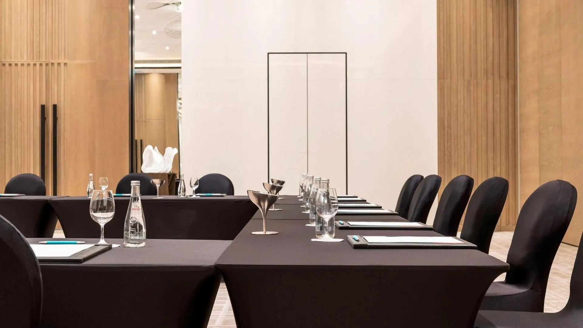 Le Royal Meridien Beach Resort & Spa Dubaj 5*,
